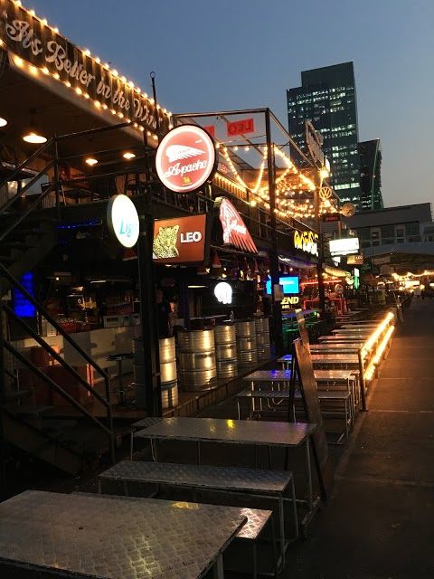 Ratchada Train Market